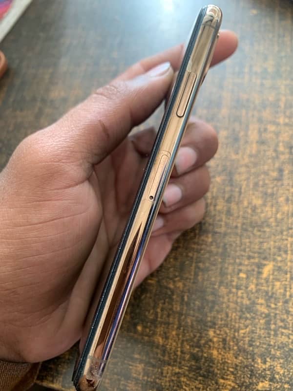 IPhone Xs 64GB PTA 4