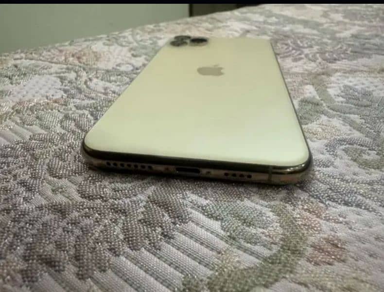 iphone 11 pro max 64gb PTA approved 7