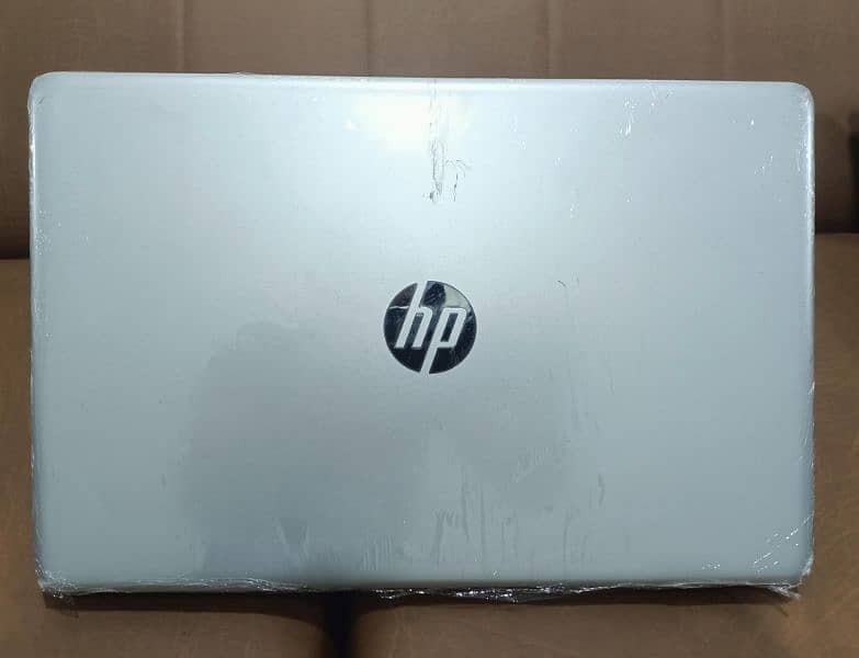 HP i5 8 Gen Touch screen 15.6 Numpad 1