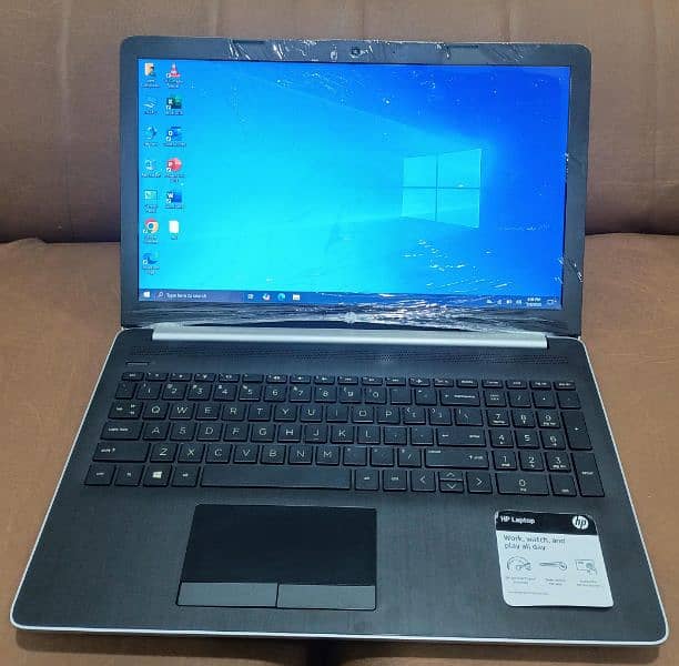 HP i5 8 Gen Touch screen 15.6 Numpad 4