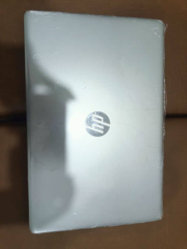 HP i5 8 Gen Touch screen 15.6 Numpad 6