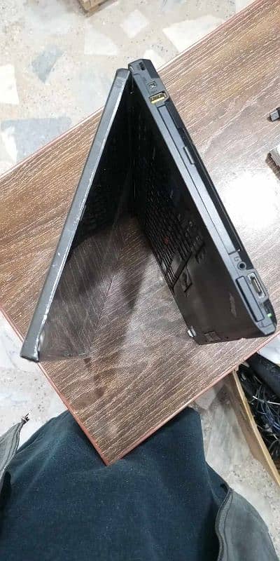 Lenovo Thinkpad  Core i3 1 generation  4 gb ram  320 hardisk 1