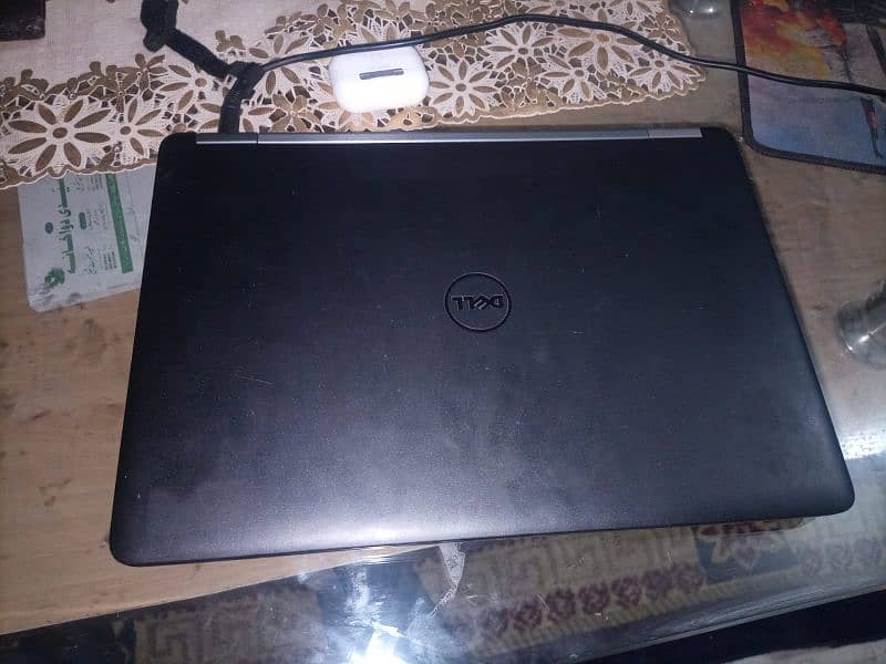 Dell latitude E7470 I5 / 6 generation  Ram 8 SSD 256 Gb 6