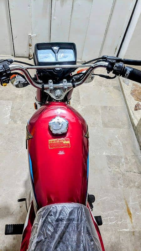 HONDA CG 125 Red color 2024 model nut to nut original condition 2