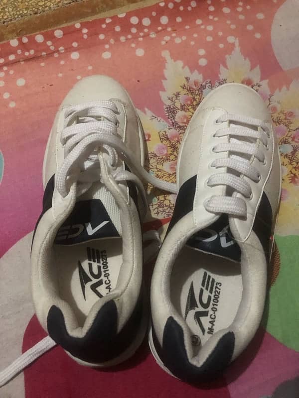 new white shoes 42 size 2