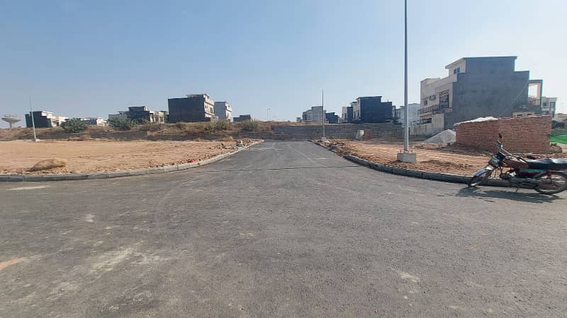 5 Marla Boulevard Back Open Plot with Extra Green Land M Block, Bahria Town Rawalpindi Phase 8 13