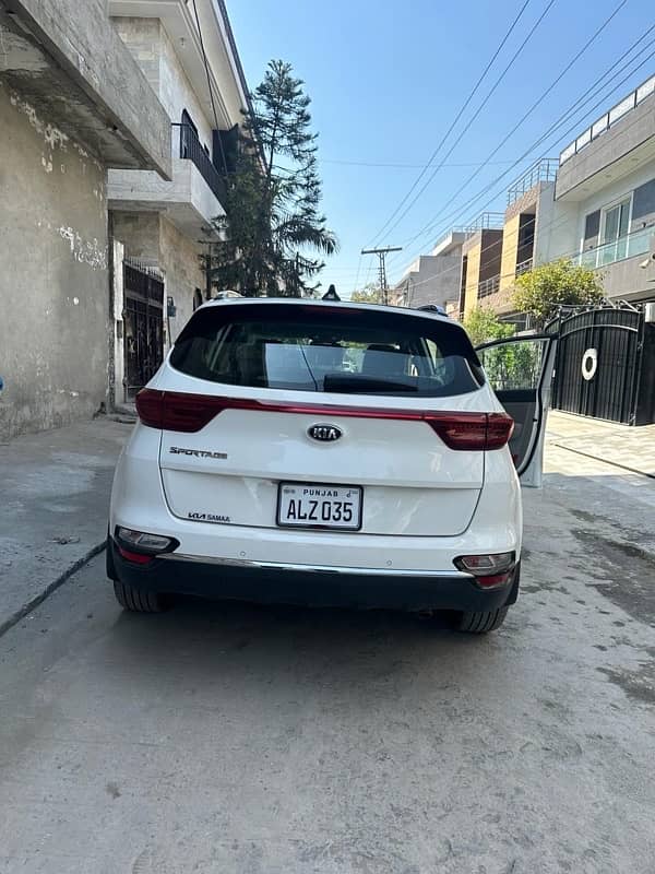 KIA Sportage FWD 2022 1