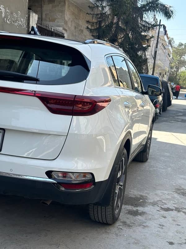 KIA Sportage FWD 2022 5