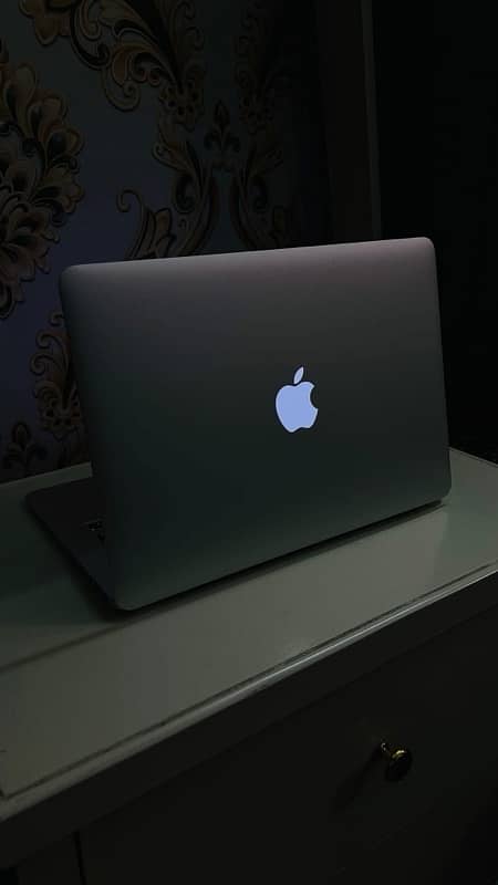 MacBook Air 2017 (Brand new Condition) 8