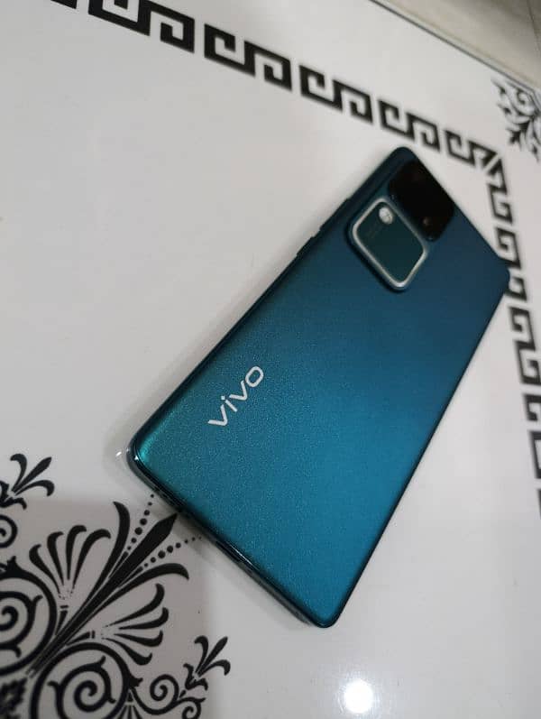 Vivo V30 Green 12GB/256GB - Like New, Original Box & Charger 10