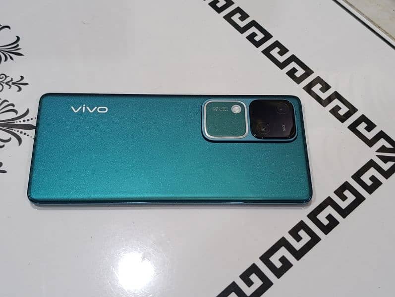 Vivo V30 Green 12GB/256GB - Like New, Original Box & Charger 17