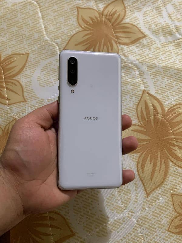 Sharp Aquos Zero 5g Basic 4