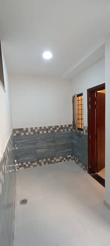 Spacious 3-Bed Apartment for Sale in Askari 13, Rawalpindi Scenic Views - Prime Location 1