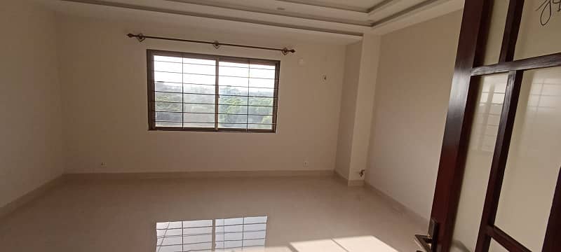 Spacious 3-Bed Apartment for Sale in Askari 13, Rawalpindi Scenic Views - Prime Location 15