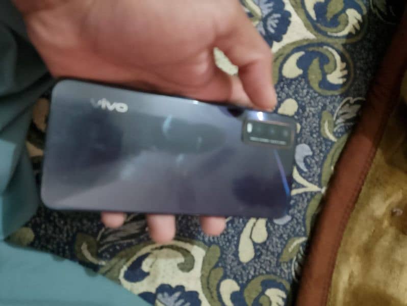 vivo y20 phone 4