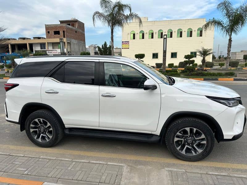 Toyota Fortuner Legender 2023 Total original Urgent for Sale 3