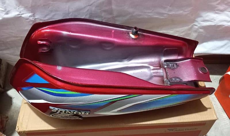 Honda 125CG 2024 fuel tank 1