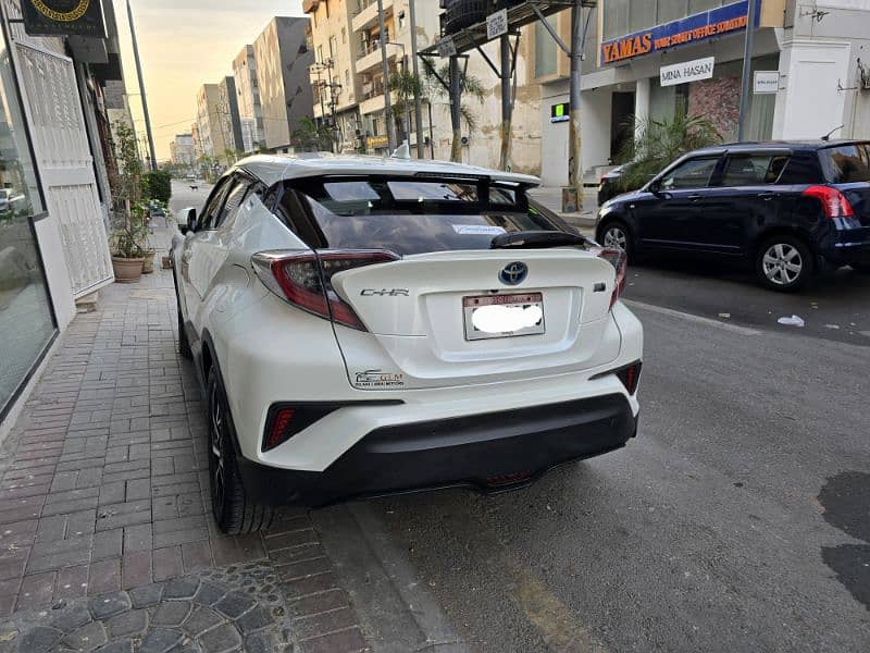 Toyota C-HR 2017 4