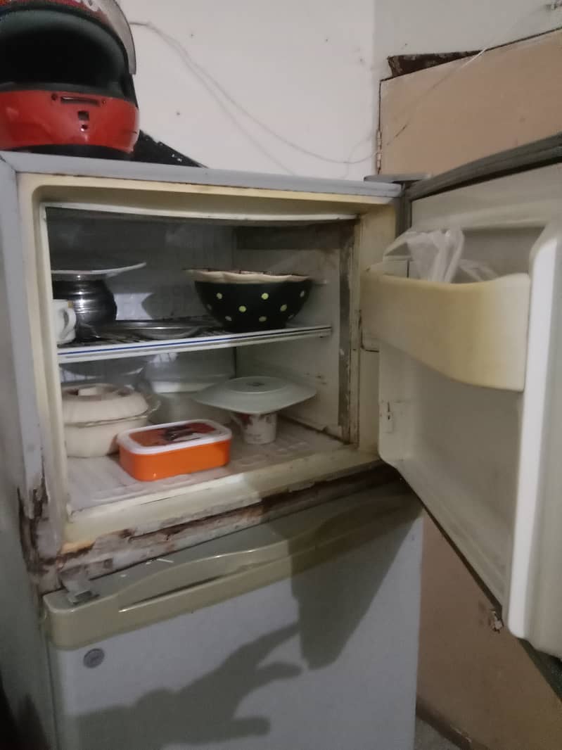 Fridge in Good Condition for home 4