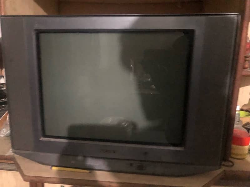 Old Sony TV Available – Works Perfectly 4