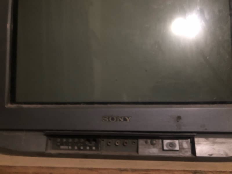 Old Sony TV Available – Works Perfectly 5