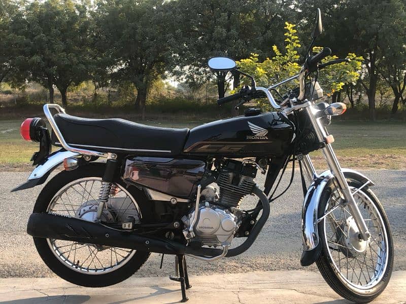 *Honda CG 125 Special Edition Model 2022 4