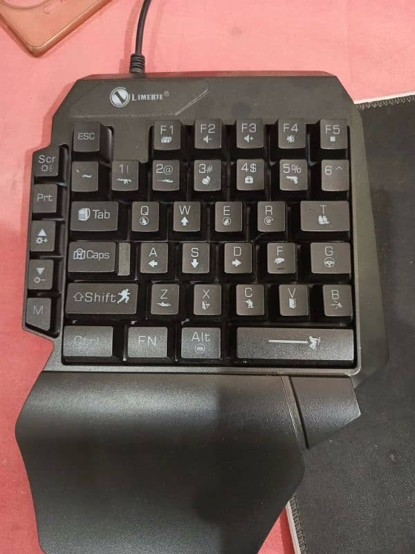 one hand keyboard for pubg and other games 2