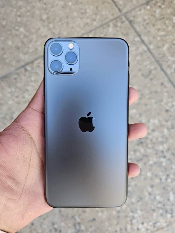 iPhone 11 Pro Max 0