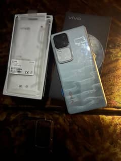 vivo v30 like new