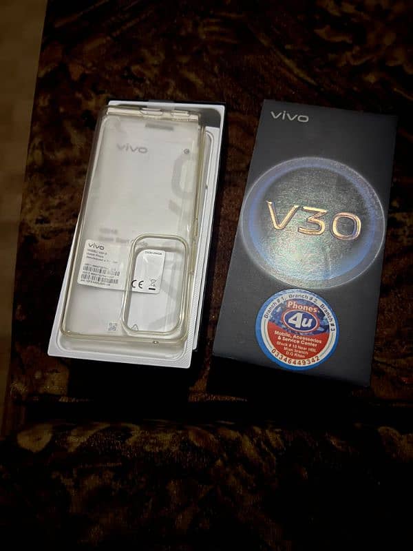 vivo v30 like new 3