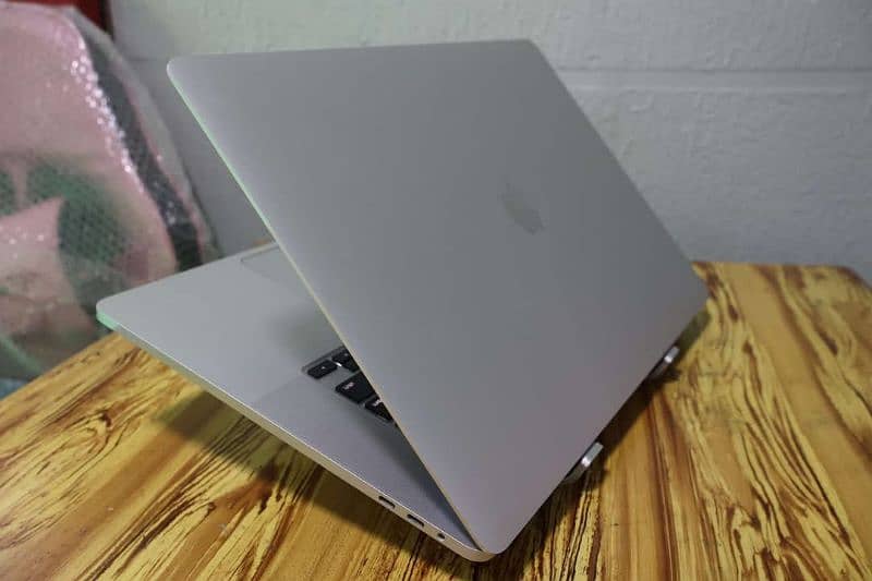 MacBook pro Core i9 16Inch for sale 1