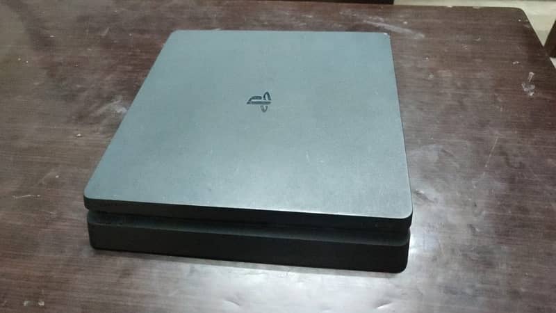 PS4 slim 1TB 2