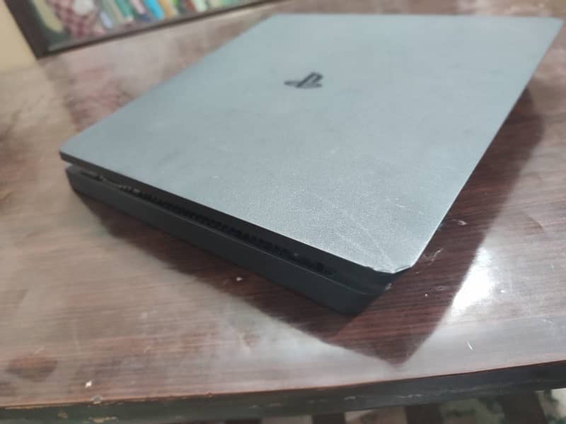 PS4 slim 1TB 4