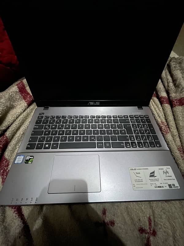 Asus A550V 0