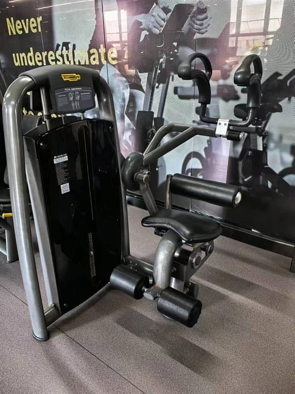 imported gym/technogym/technogym units/gym equipment/imported machines 3