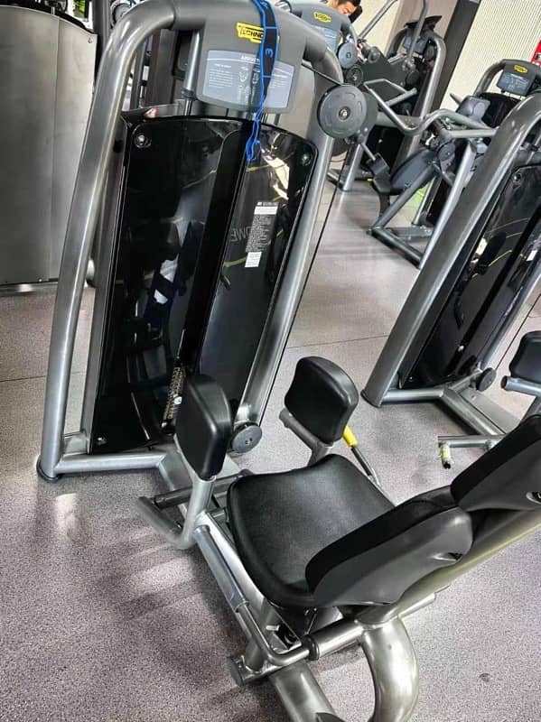 imported gym/technogym/technogym units/gym equipment/imported machines 5