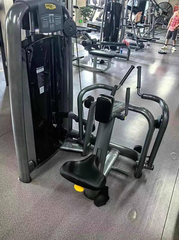 imported gym/technogym/technogym units/gym equipment/imported machines 6