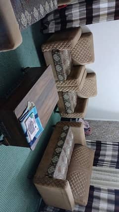 7 seater sofa set velvet. . In v good condition