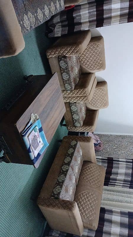 7 seater sofa set velvet. . In v good condition 0