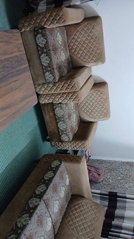 7 seater sofa set velvet. . In v good condition 4