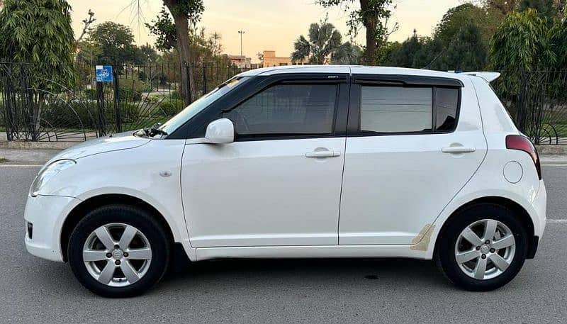 Suzuki Swift DLX 2016 3