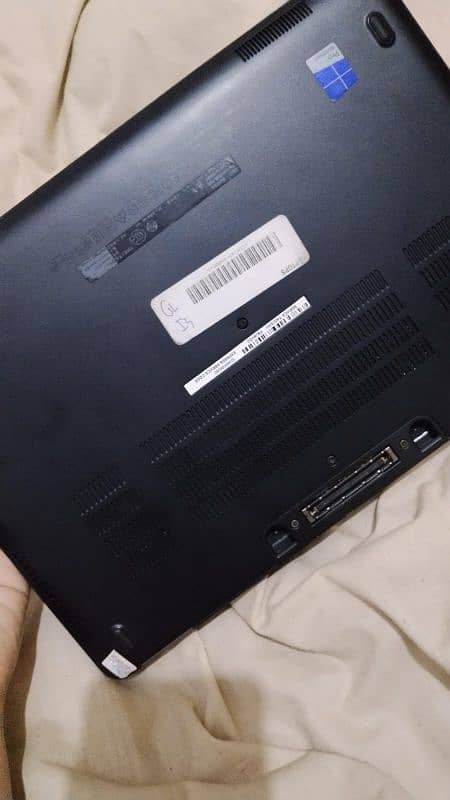 Dell Latitude E7270 (Laptop) 1