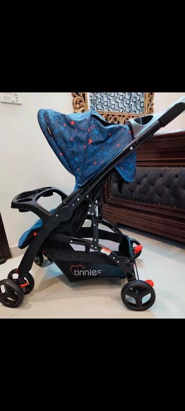 tinnies Stroller in very New Condition 3