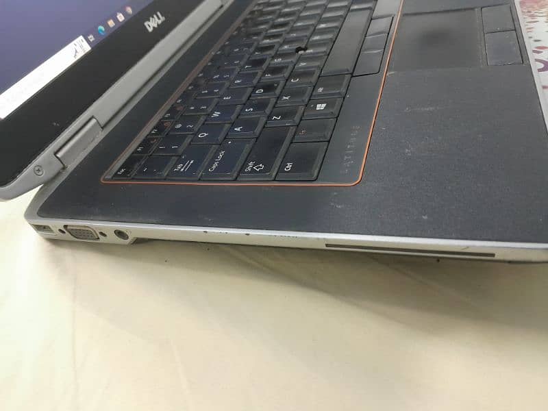 DELL LATITUDE i5 Second Generation. 3