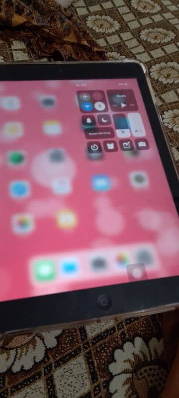 new 10/8 condition ipad 1