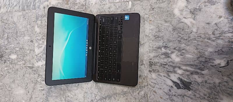 HP G4 Chromebook with Google Play 7