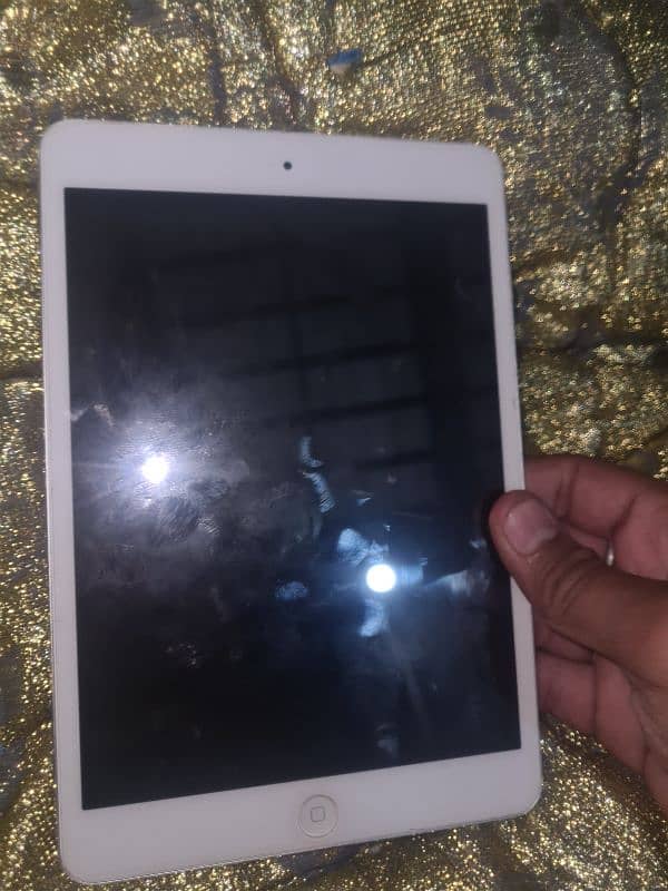 Apple ipad mini 4. 1