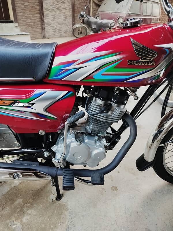 Honda CG 125 Final price 10/10 condition GOLDEN Number 2