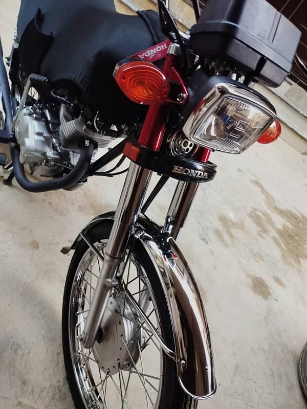 Honda CG 125 Final price 10/10 condition GOLDEN Number 7