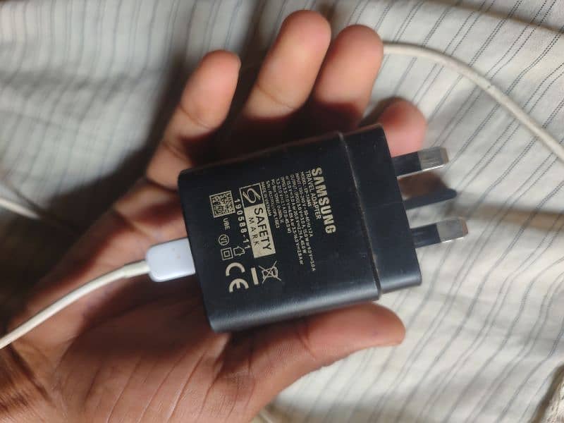 Samsung ultra fast charger of s22 ultra . 2